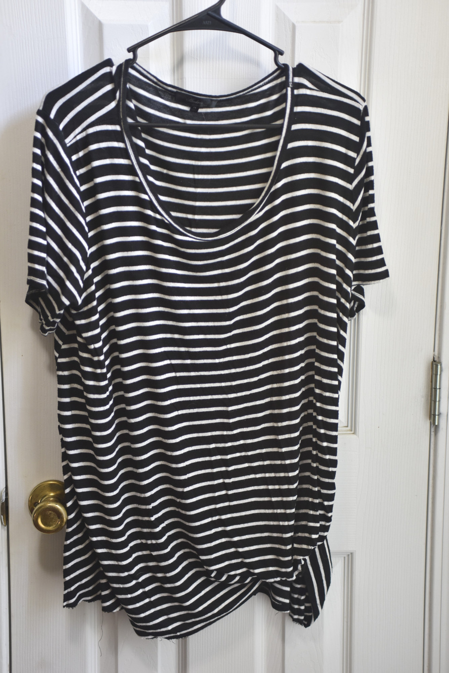 Andree By Unit Striped Scoop Neck Tunic Top Black White 1X LSC340